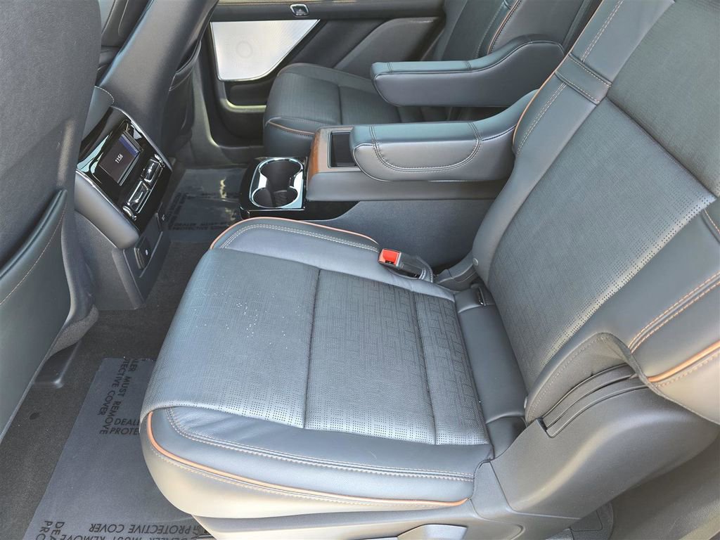 New 2025 Lincoln Aviator Black Label image 15