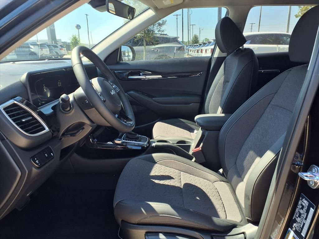 New 2026 Kia Seltos S image 12