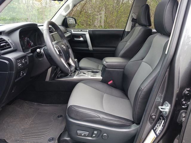 Used 2022 Toyota 4Runner SR5 Premium w/ Moonroof Package AWD/4WD image 12