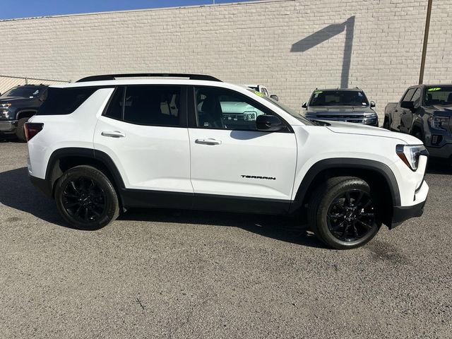 Used 2026 GMC Terrain Elevation w/ Black Edition image 3