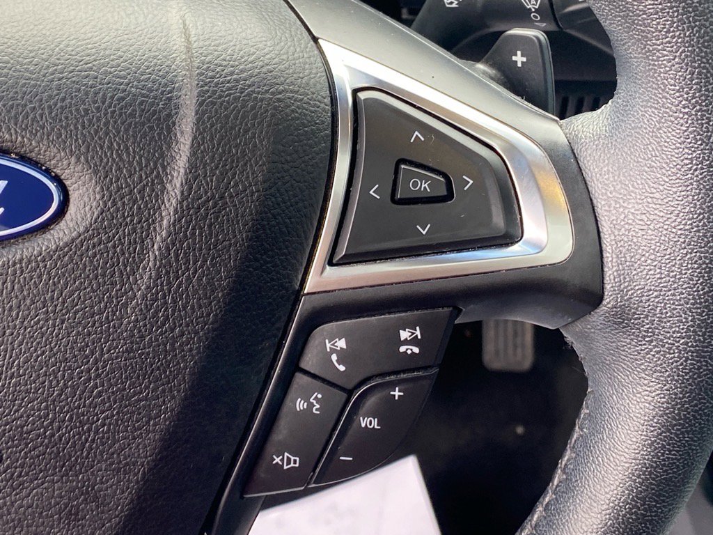 Used 2022 Ford Edge Titanium w/ Class II Trailer Tow Package image 16