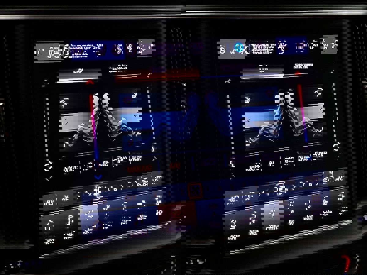 Used 2021 Maserati Levante S image 23