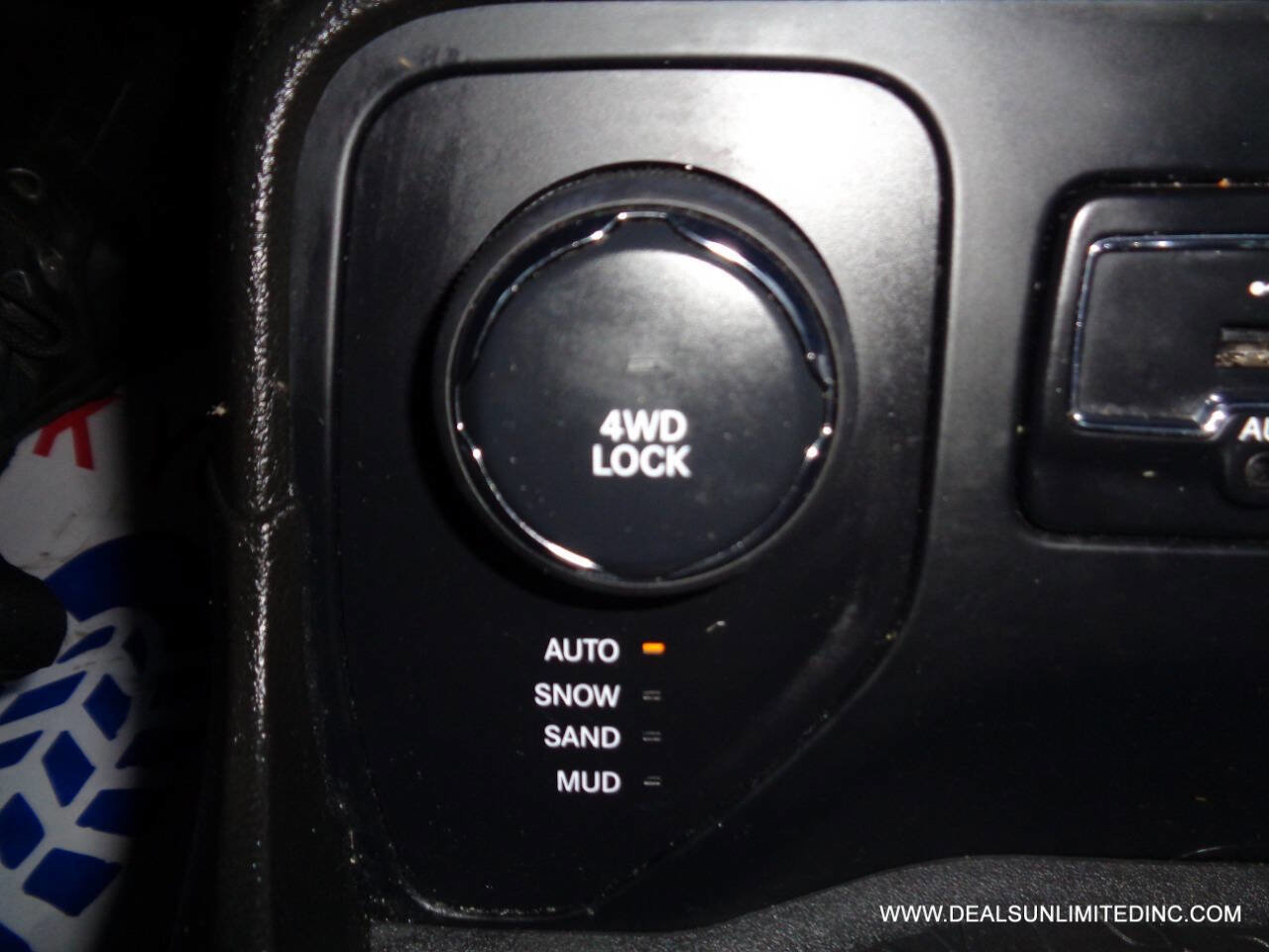 Used 2017 Jeep Renegade Latitude w/ Cold Weather Group image 12