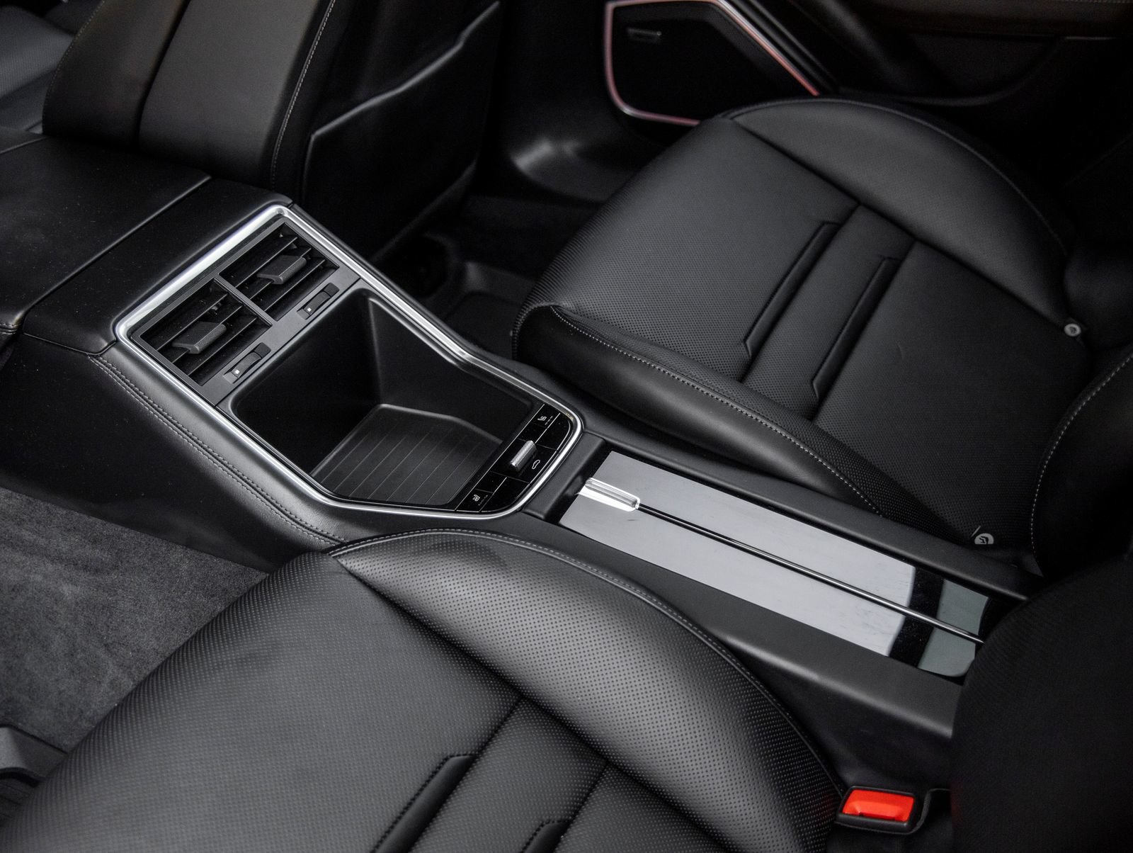 Certified 2023 Porsche Panamera 4S AWD/4WD image 37
