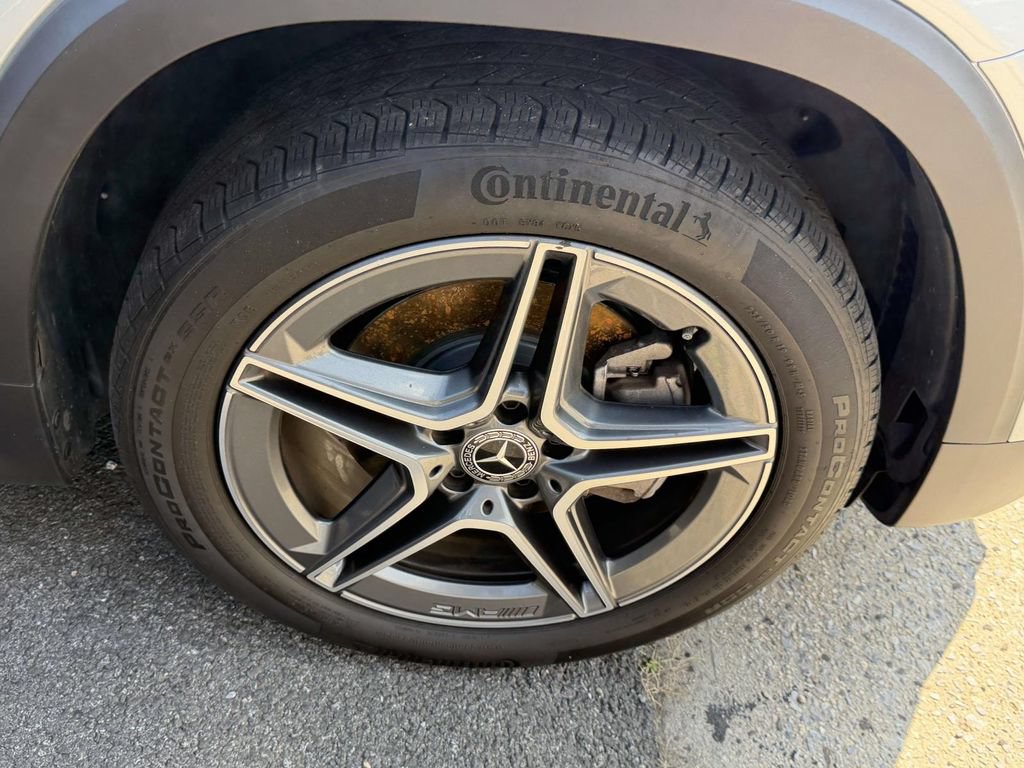 Used 2023 Mercedes-Benz GLB 250 4MATIC image 9