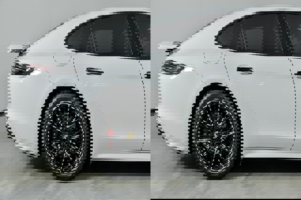 Used 2020 Porsche Panamera GTS image 13