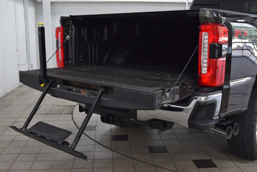 Used 2024 Ford F250 Lariat w/ Lariat Ultimate Package AWD/4WD image 26
