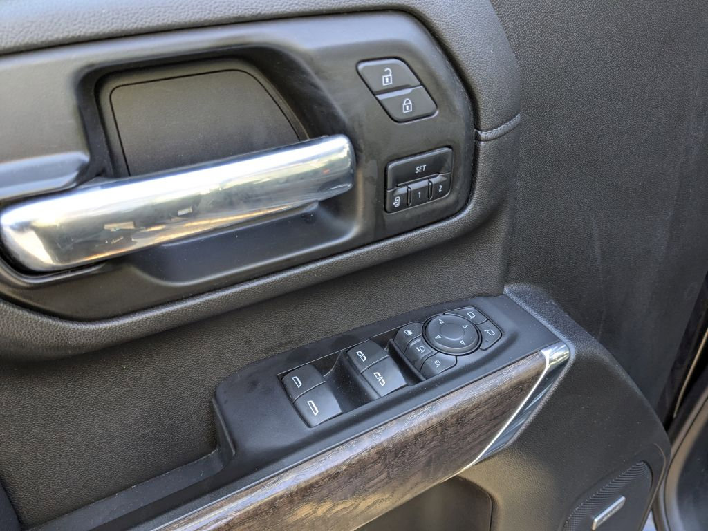 Certified 2022 GMC Sierra 3500 Denali w/ Denali Black Diamond Edition image 10