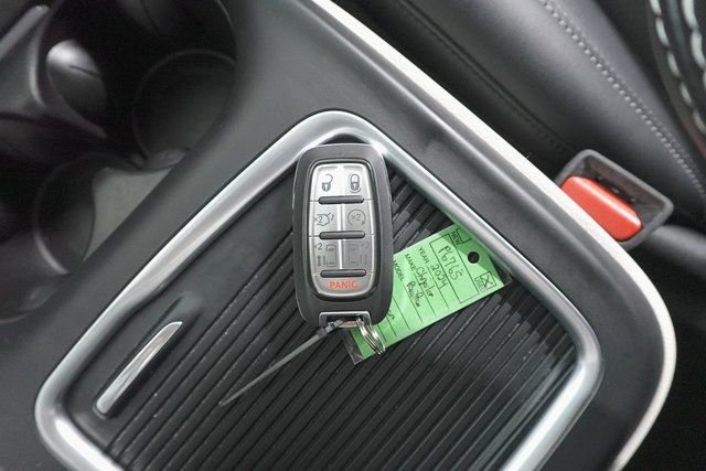 Used 2024 Chrysler Pacifica Touring-L image 30