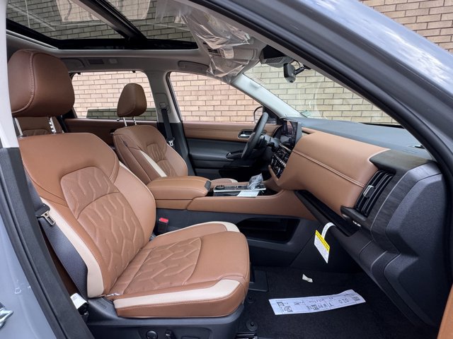 New 2026 Nissan Pathfinder Platinum AWD/4WD image 6