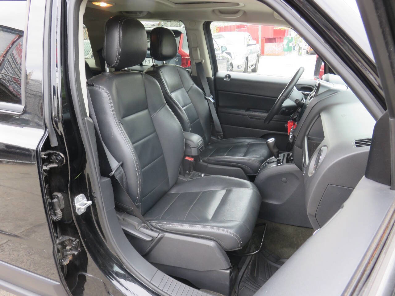 Used 2016 Jeep Patriot High Altitude AWD/4WD image 11