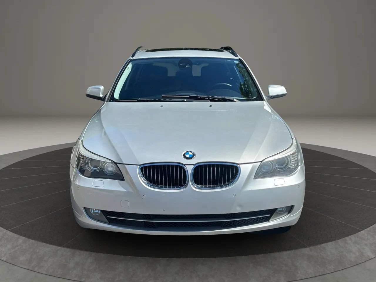 Used 2010 BMW 535i xDrive Wagon AWD/4WD image 2