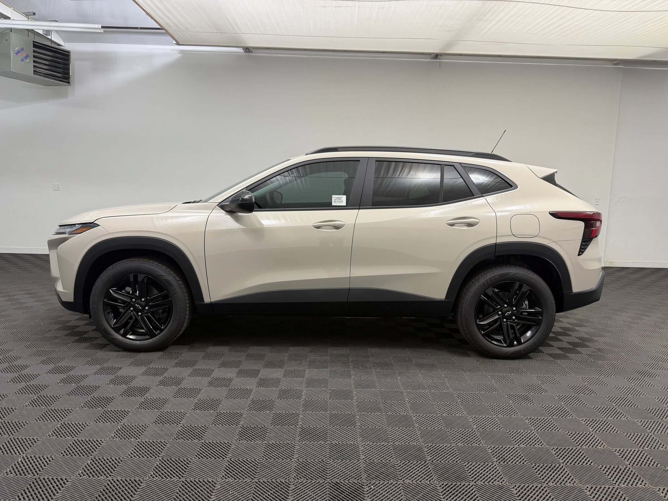New 2026 Chevrolet Trax ACTIV w/ Driver Confidence Package FWD image 2
