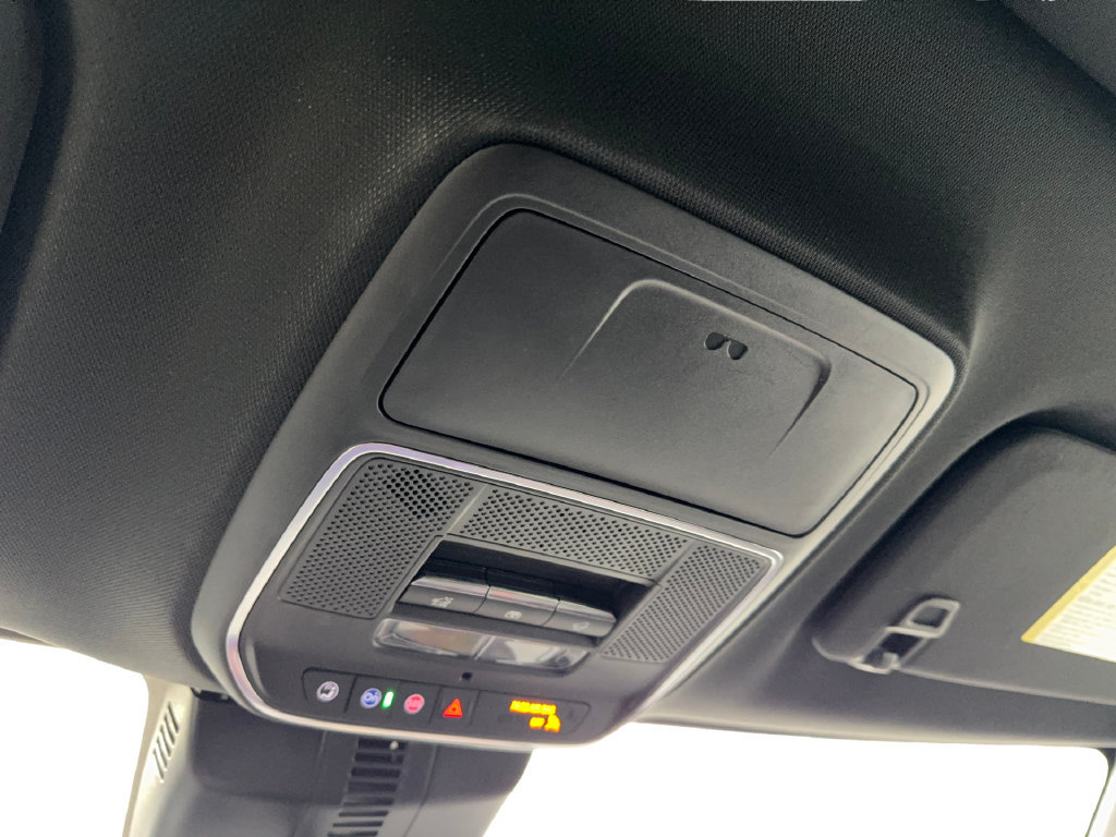 Used 2024 Chevrolet Traverse RS FWD image 76