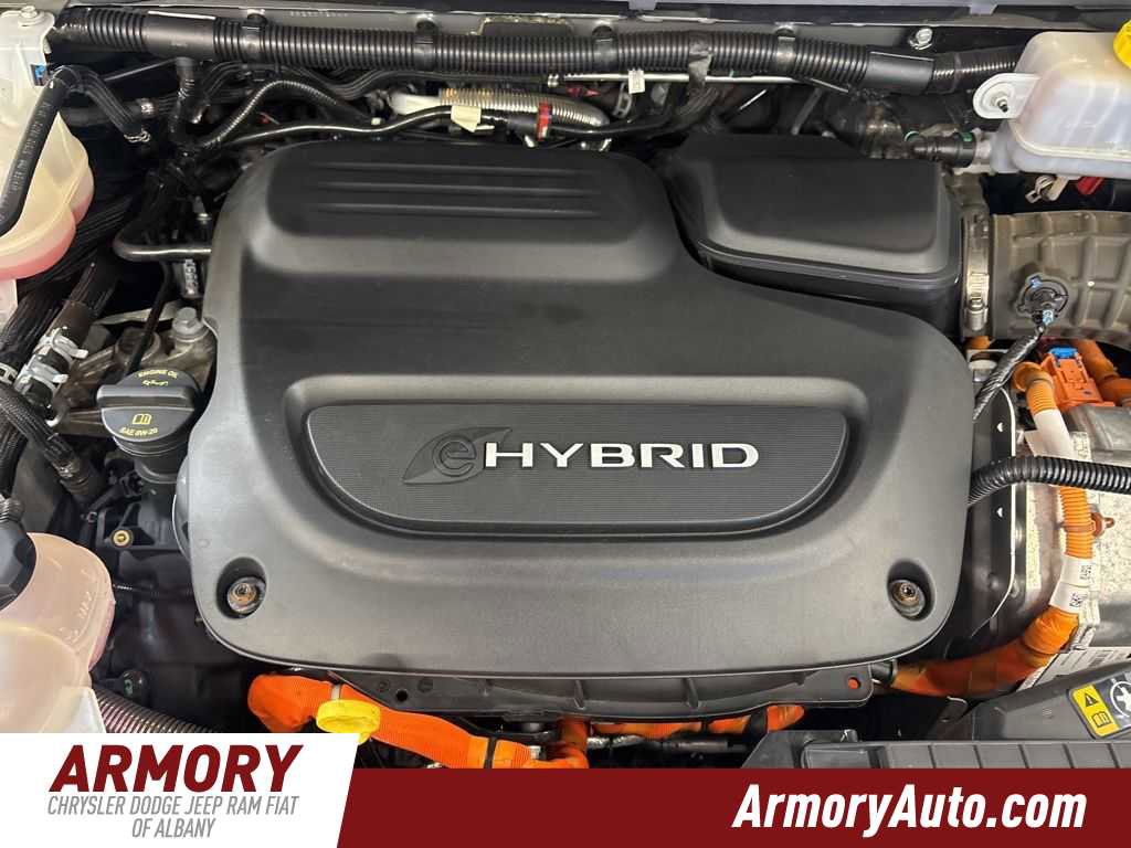 Used 2023 Chrysler Pacifica Touring-L w/ Uconnect Theater Family Group image 42