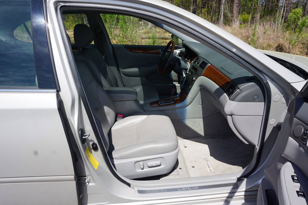 Used 2005 Lexus ES 330 image 14
