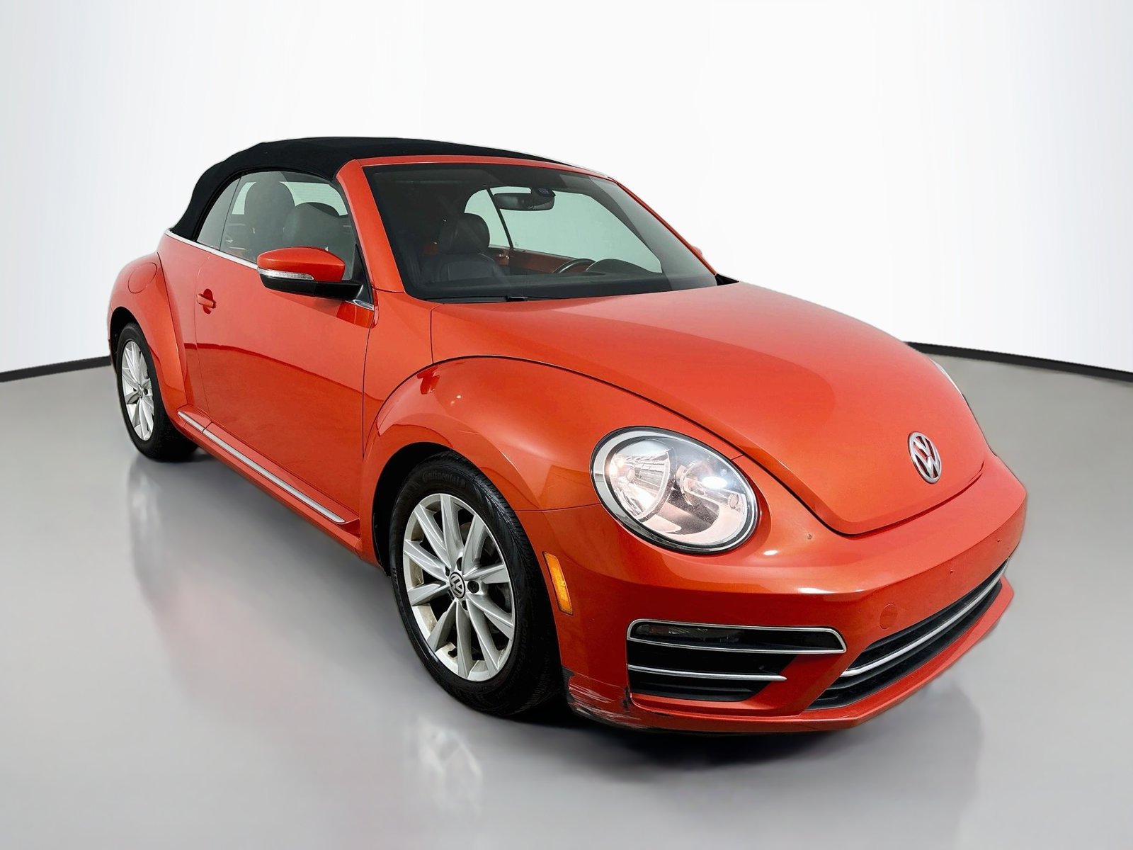 Used 2018 Volkswagen Beetle 2.0T SE FWD image 3