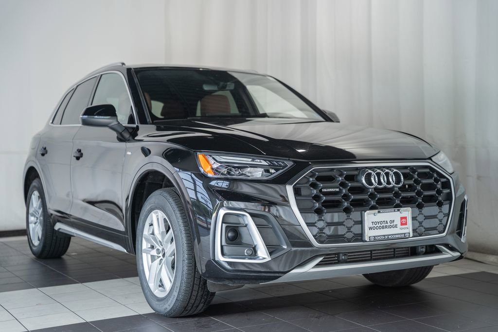 Used 2023 Audi Q5 2.0T Premium w/ Convenience Package AWD/4WD image 1