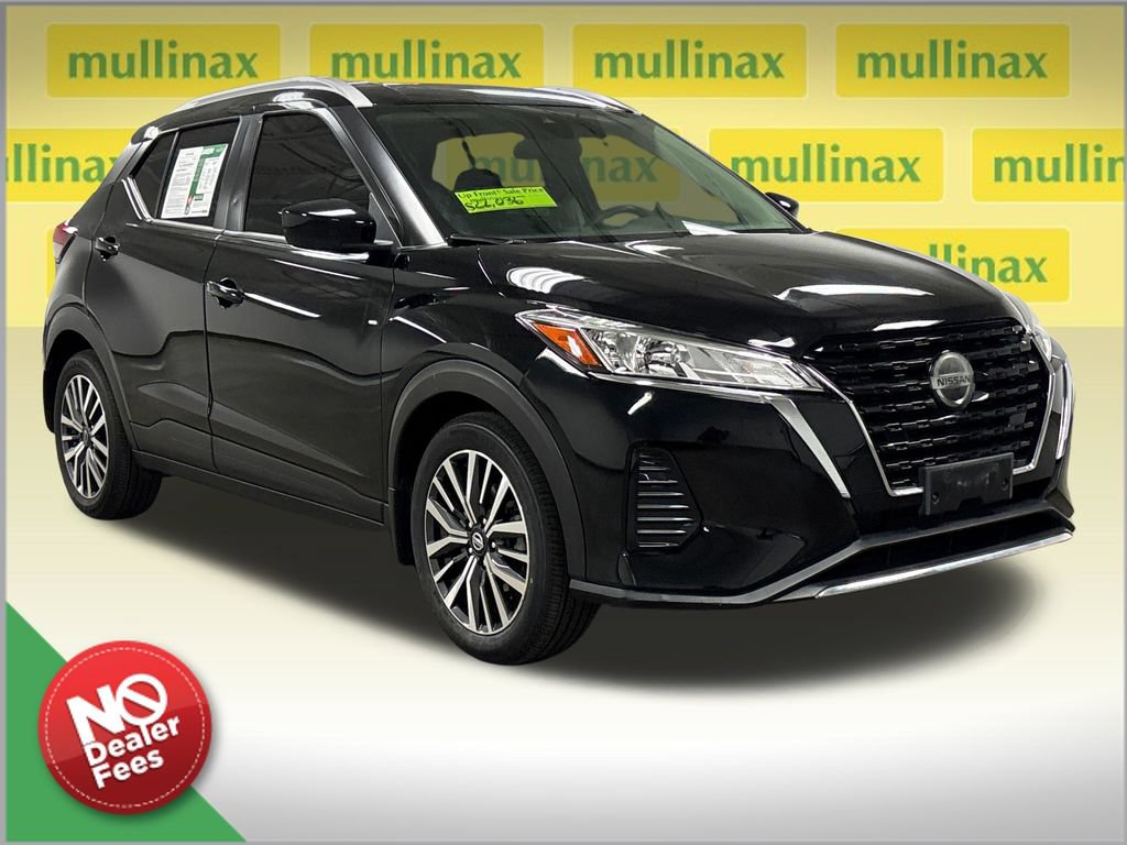 Used 2023 Nissan Kicks SV FWD image 1