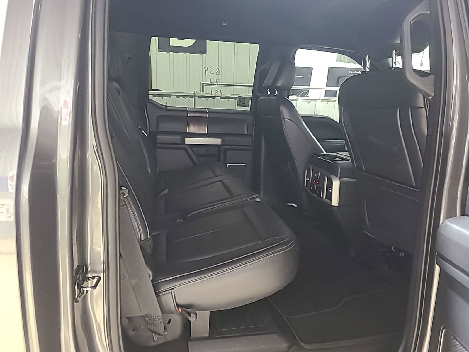 Used 2022 Ford F250 XLT w/ Black Appearance Package image 9