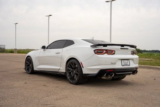 Used 2019 Chevrolet Camaro ZL1 RWD image 3