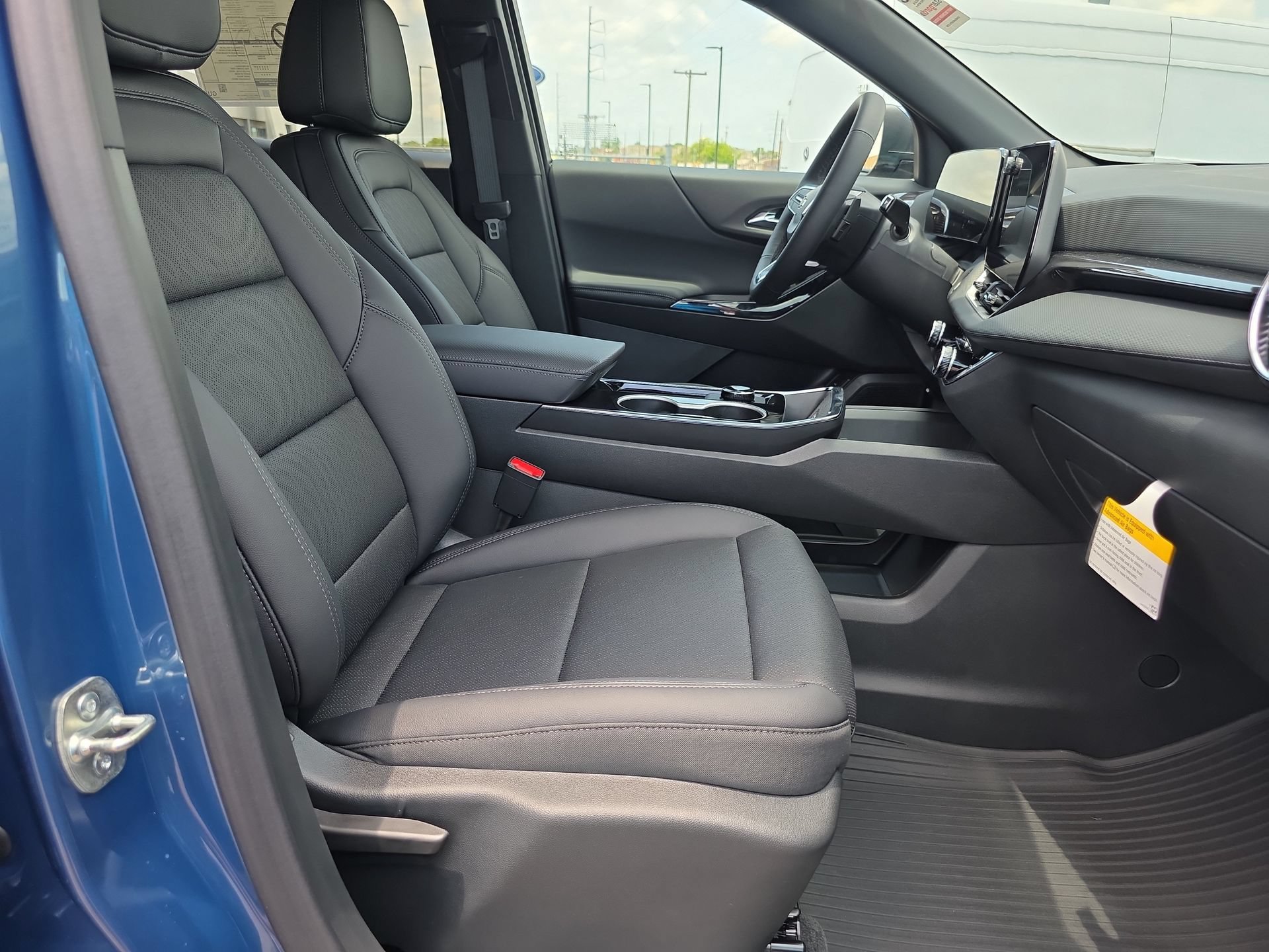 New 2026 Chevrolet Equinox LT w/ Convenience Package II FWD image 15