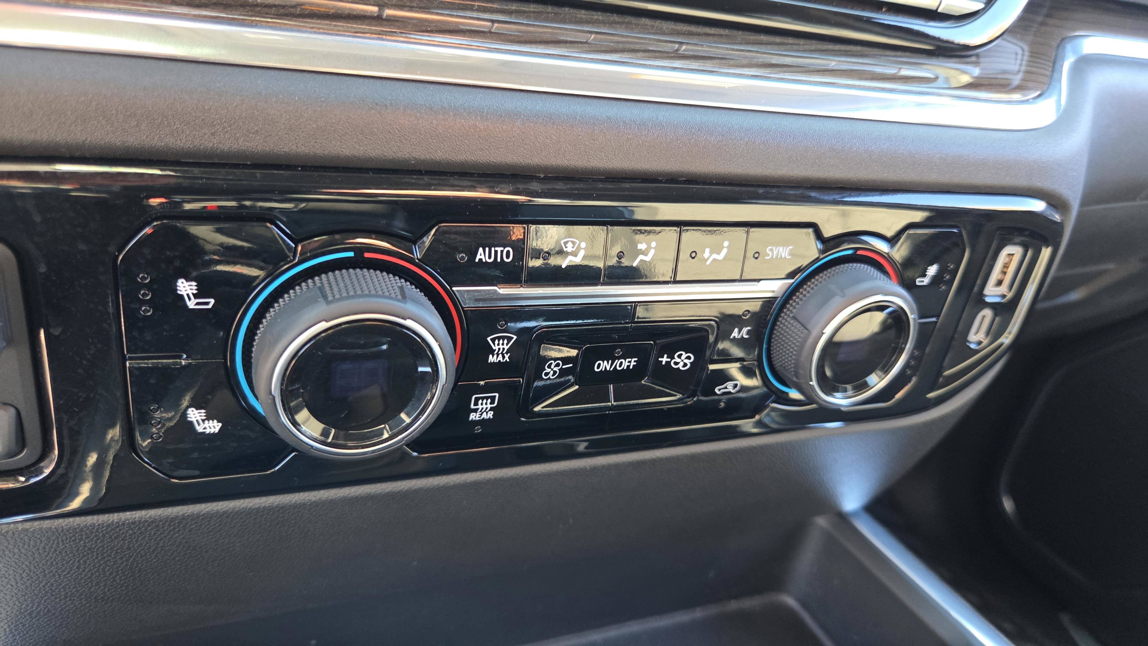 Used 2024 Chevrolet Silverado 1500 RST w/ Max Trailering Package image 27