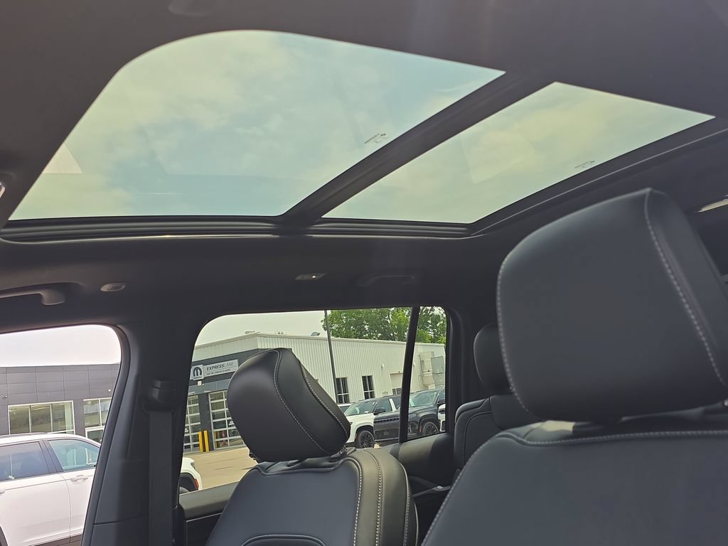 New 2026 Jeep Grand Cherokee L Limited AWD/4WD image 34