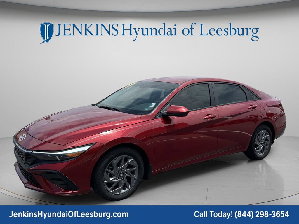 Certified 2024 Hyundai Elantra SEL FWD image 11