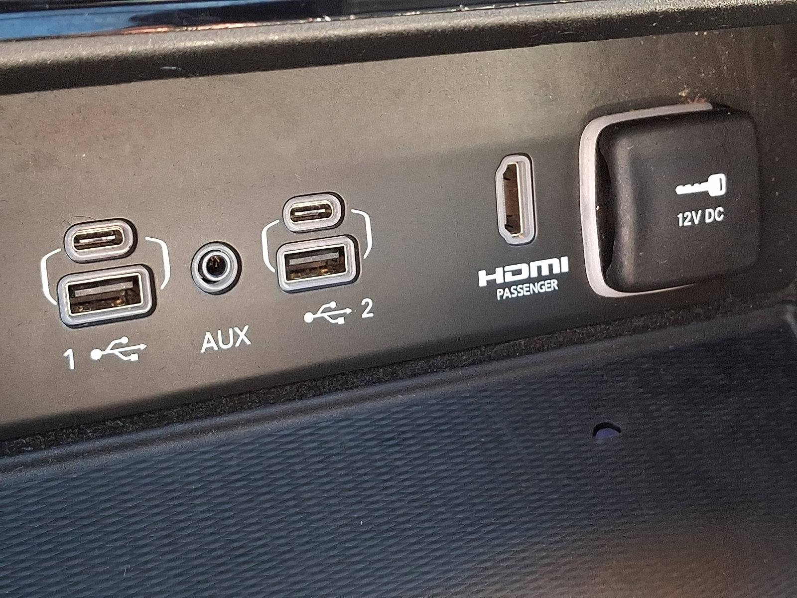 Certified 2022 Jeep Grand Cherokee Overland w/ Luxury Tech Group IV image 30