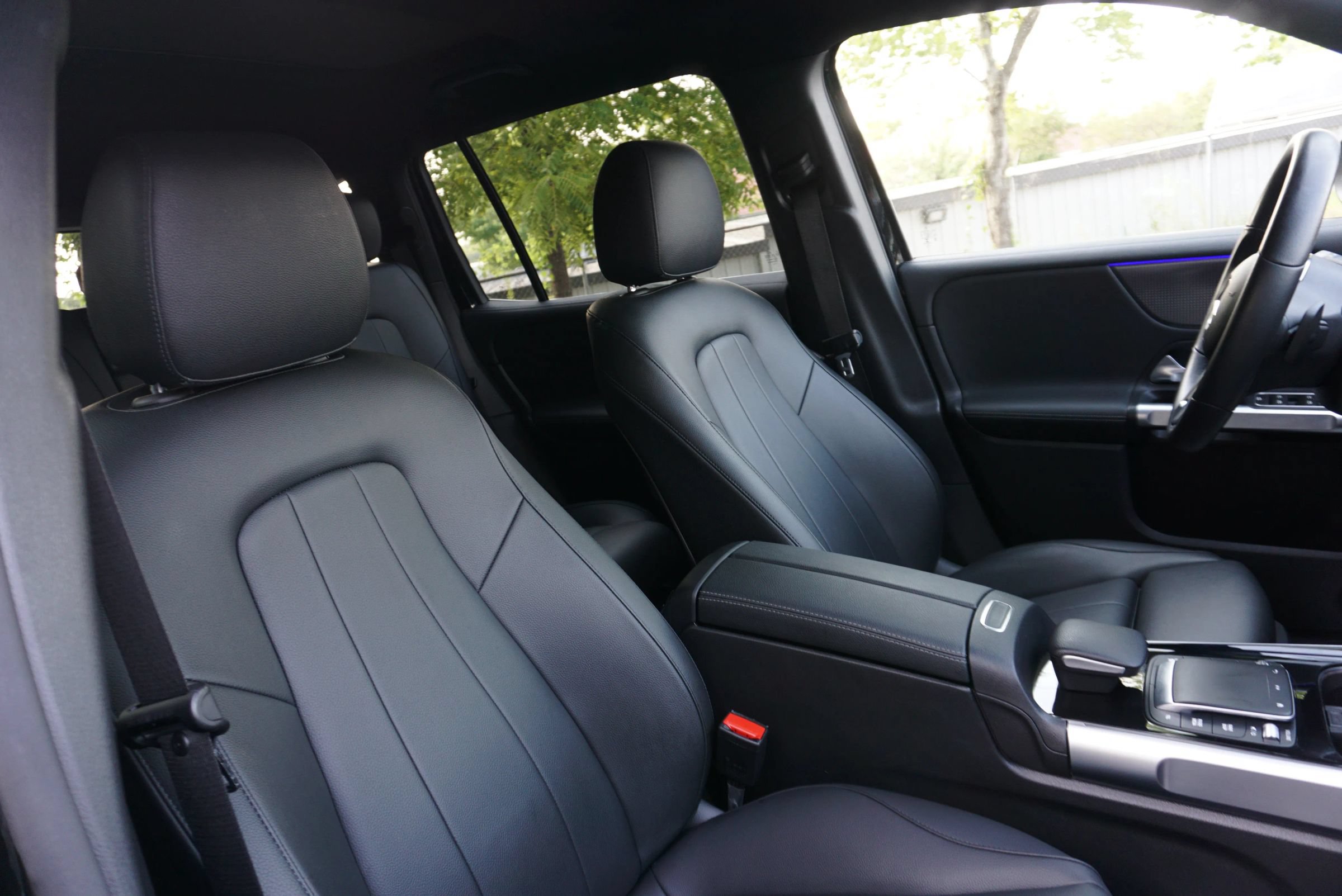 Used 2022 Mercedes-Benz EQB 350 4MATIC w/ Pinnacle Package image 18