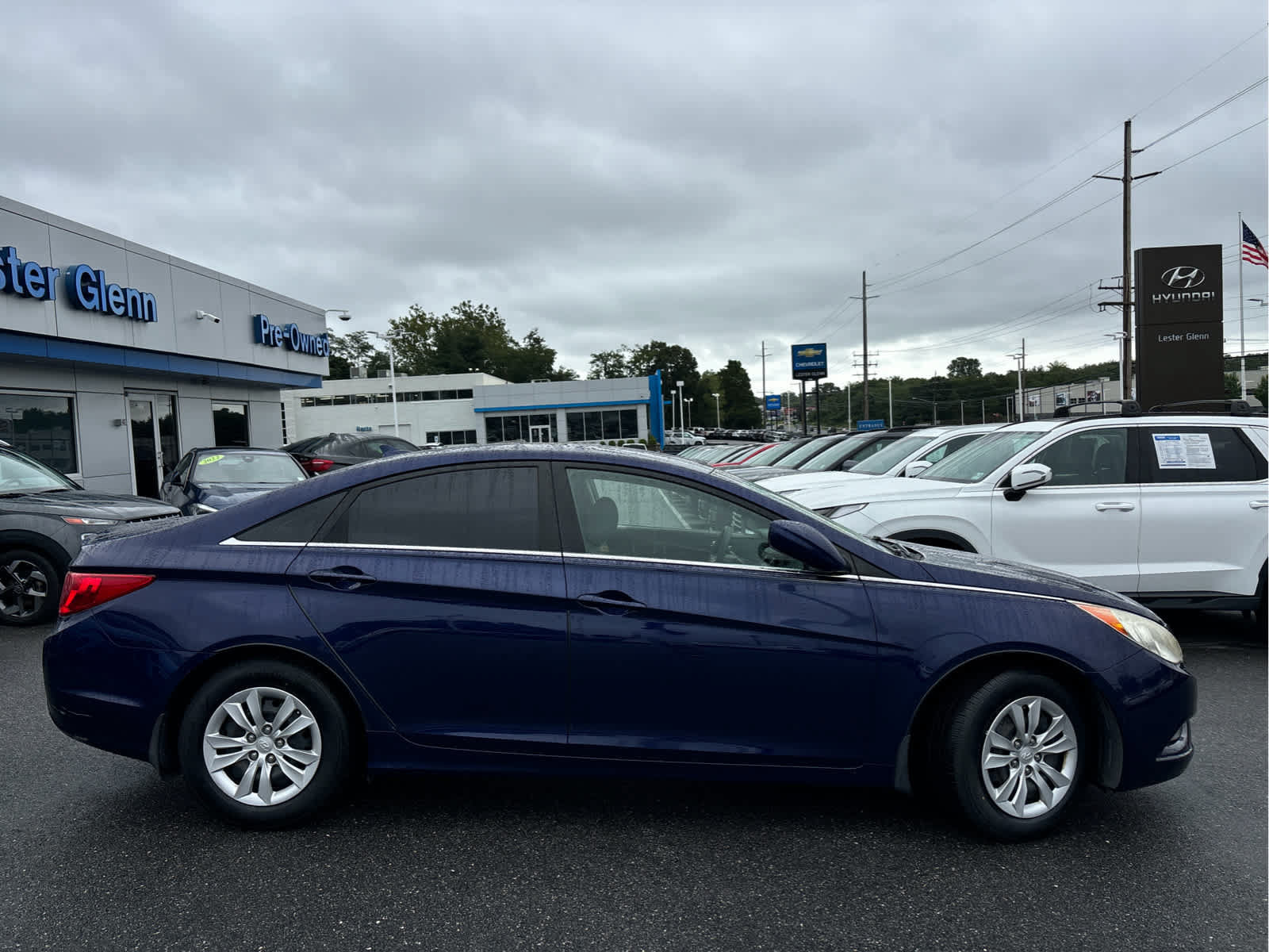Used 2011 Hyundai Sonata GLS FWD image 2