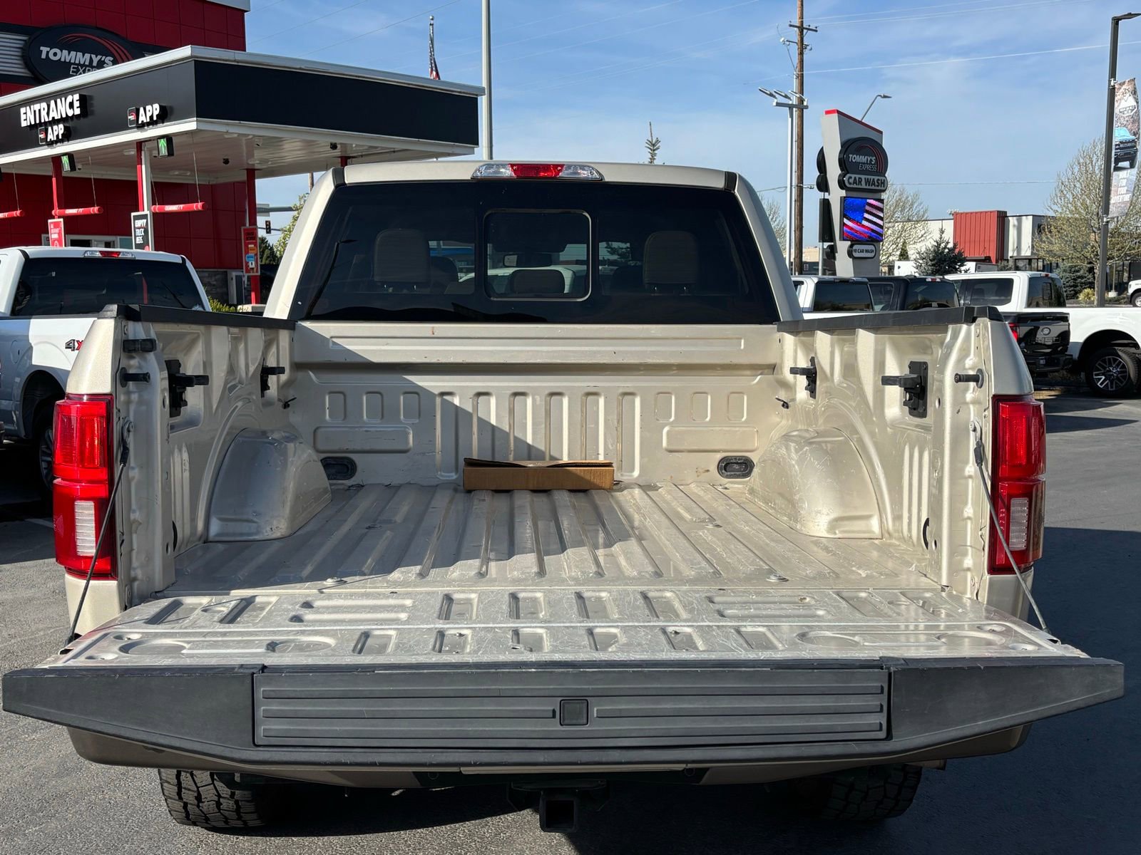 Used 2018 Ford F150 Lariat w/ Equipment Group 501A Mid AWD/4WD image 11