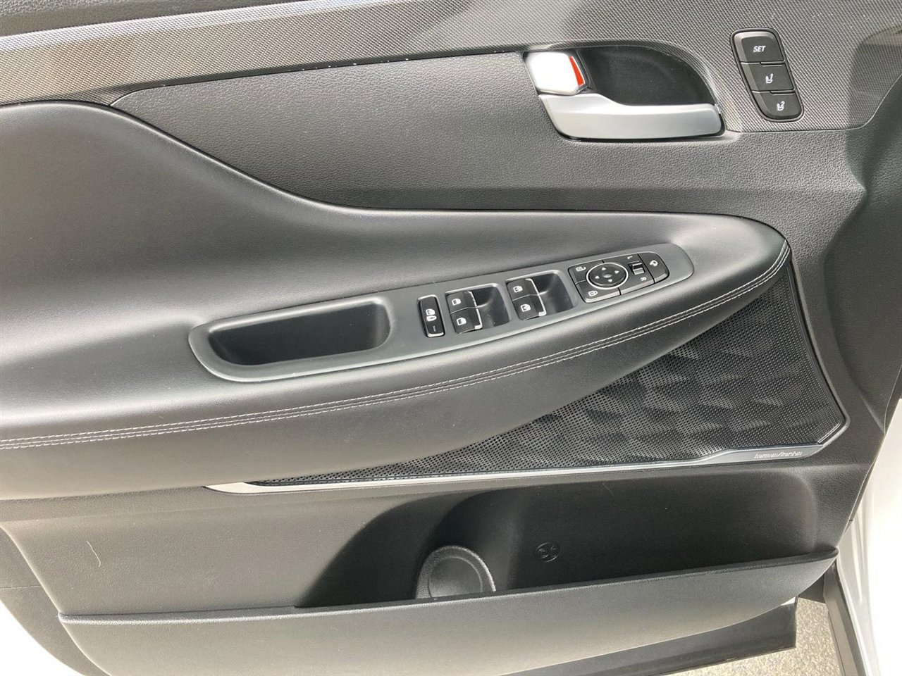 Used 2023 Hyundai Santa Fe Limited image 9