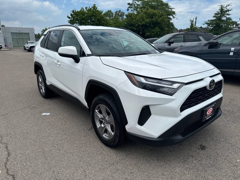 Used 2025 Toyota RAV4 XLE AWD/4WD image 10