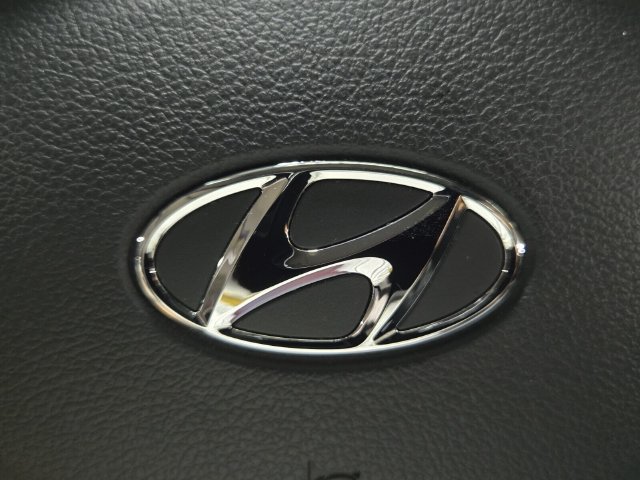 Used 2023 Hyundai Santa Fe SEL FWD image 29