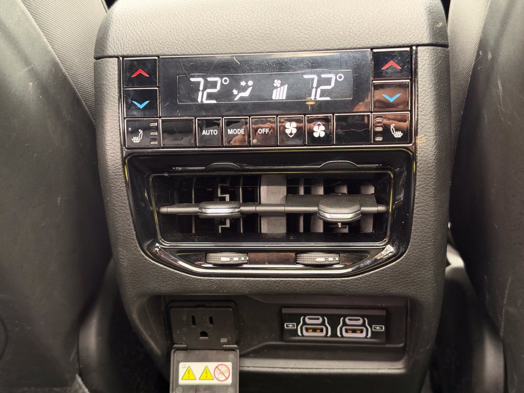 Used 2025 Jeep Grand Cherokee Summit AWD/4WD image 31