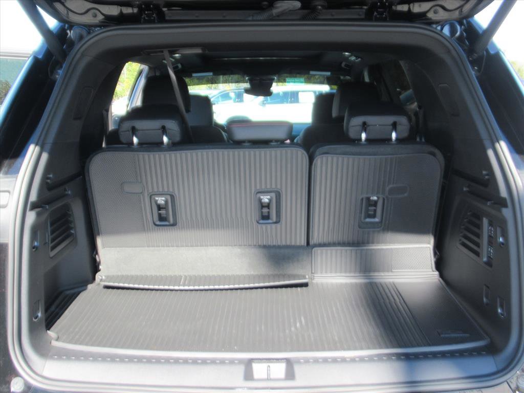 Used 2024 Chevrolet Traverse RS image 34
