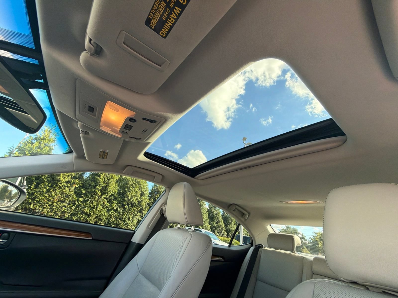 Used 2013 Lexus ES 300h w/ Luxury Pkg FWD image 21