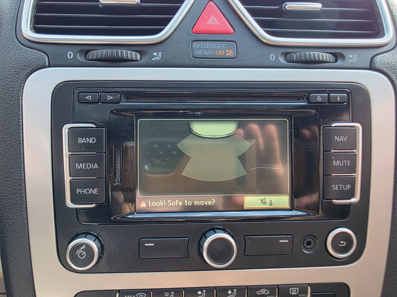 Used 2012 Volkswagen Eos Lux FWD image 24