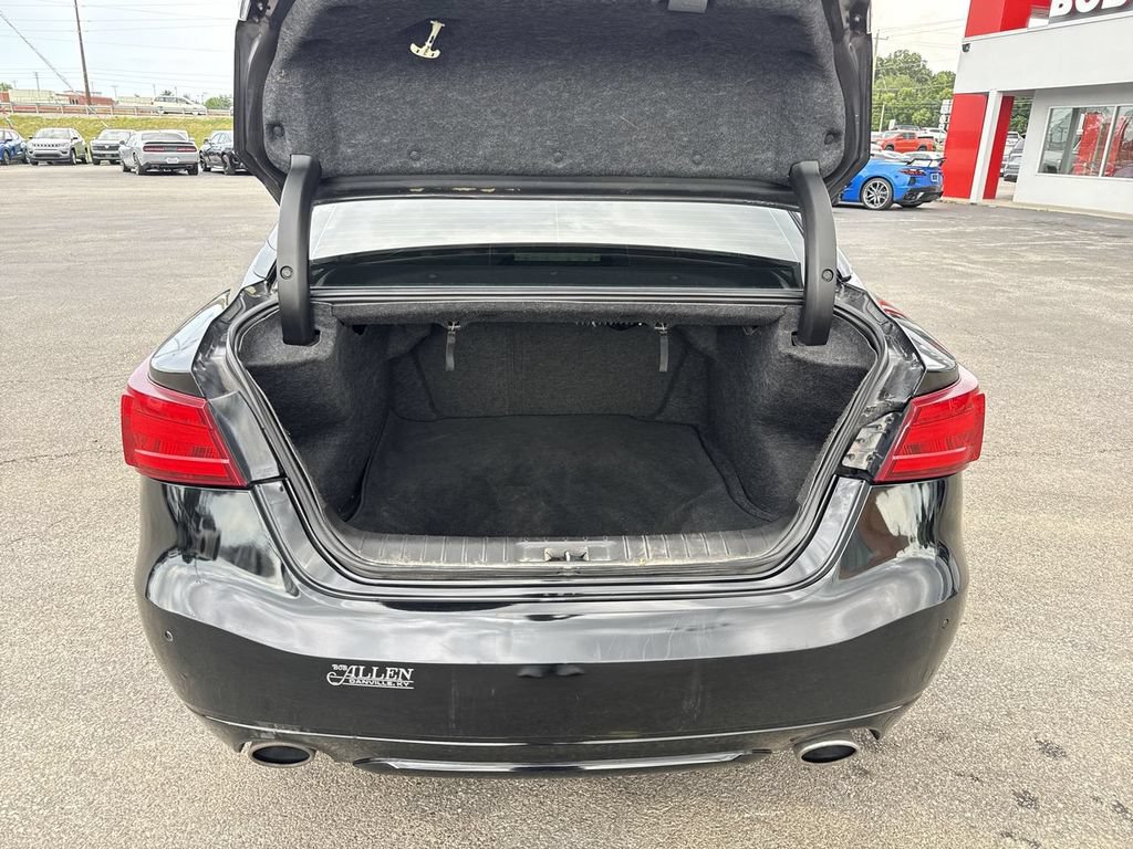 Used 2017 Nissan Maxima SR FWD image 9