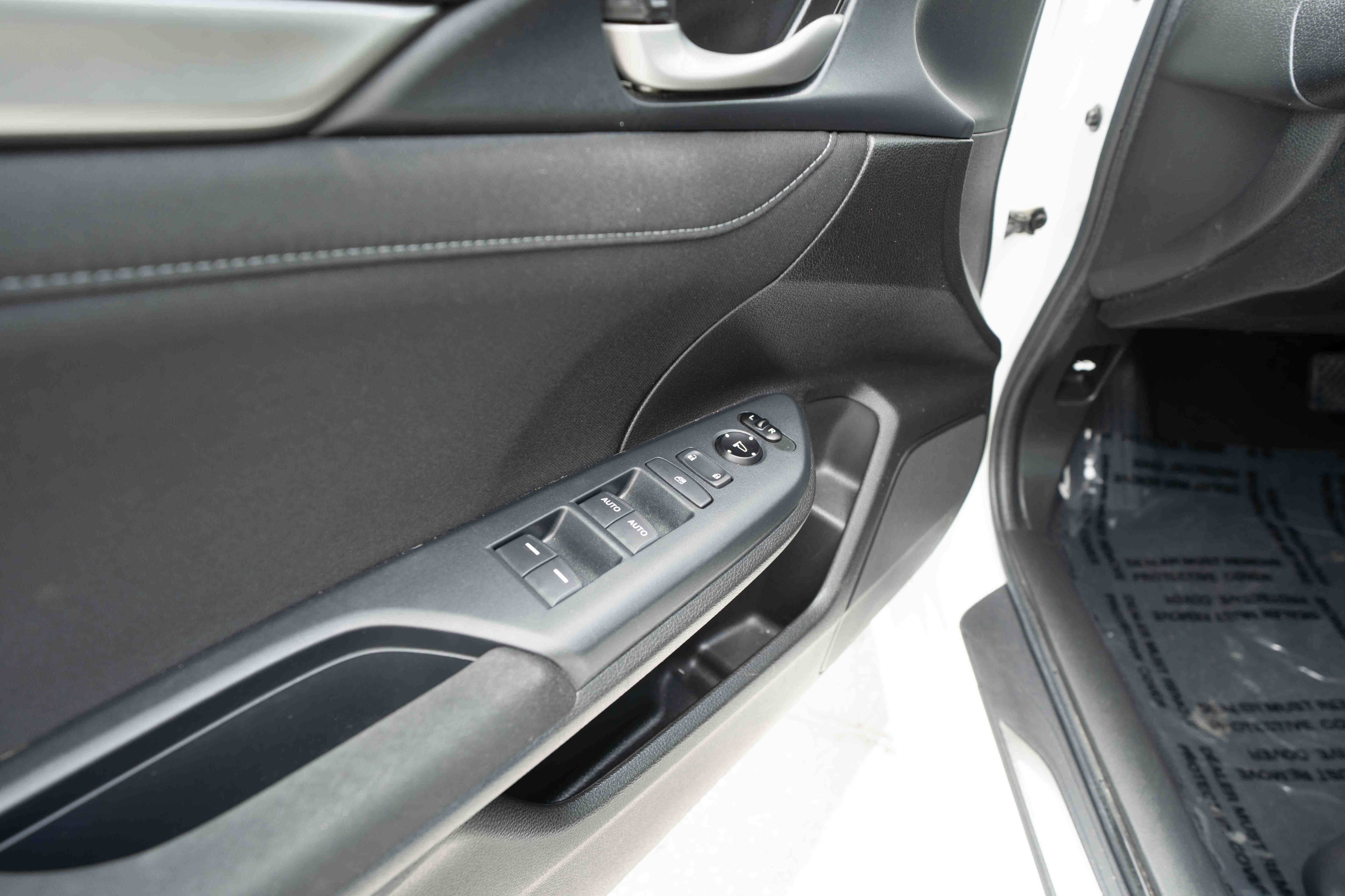 Used 2019 Honda Civic EX image 7