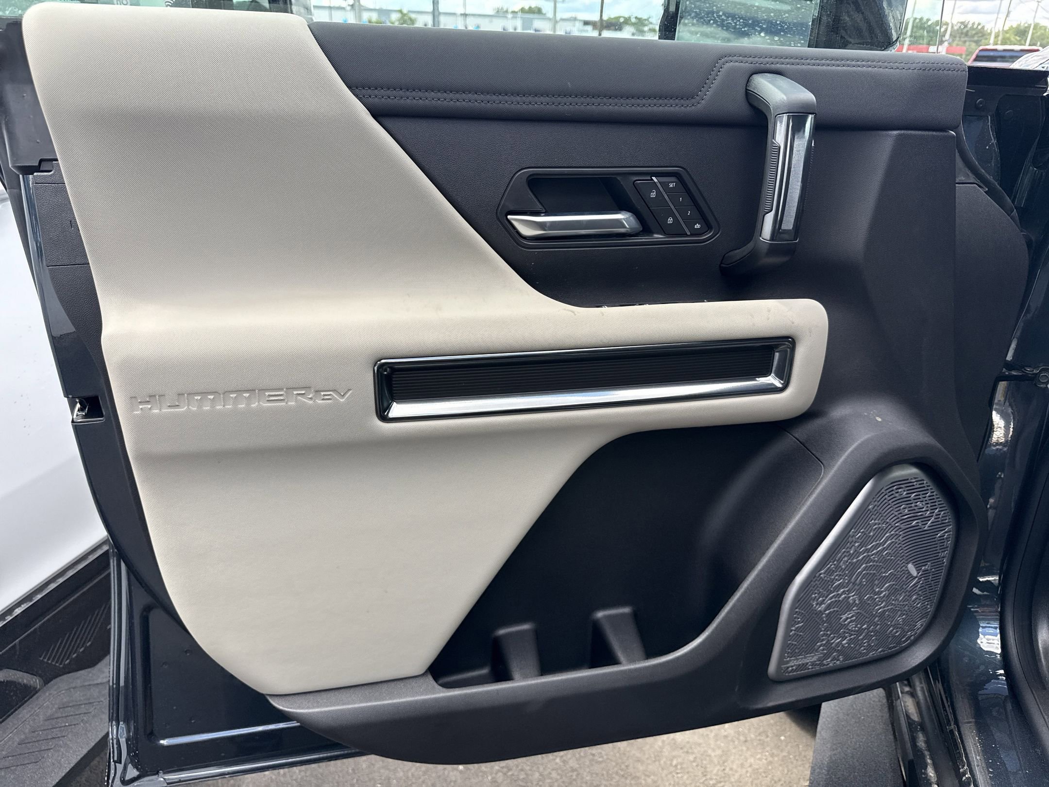 New 2026 GMC Hummer EV 4x4 Crew Cab image 9