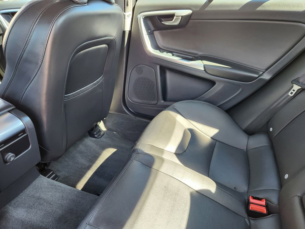 Used 2017 Volvo S60 T5 Inscription Platinum image 26