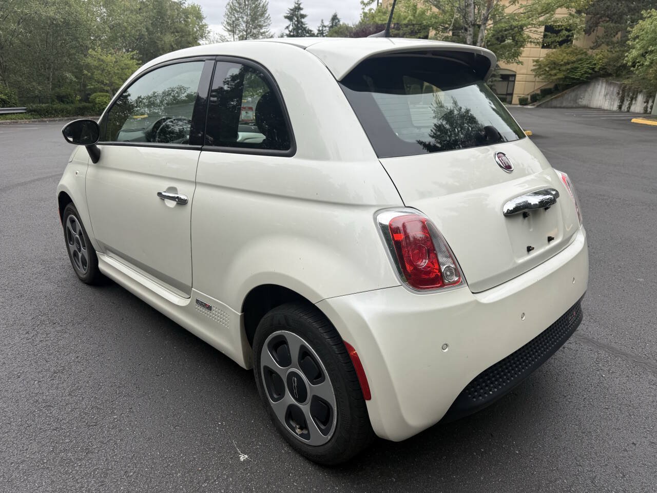 Used 2016 FIAT 500 e FWD image 3