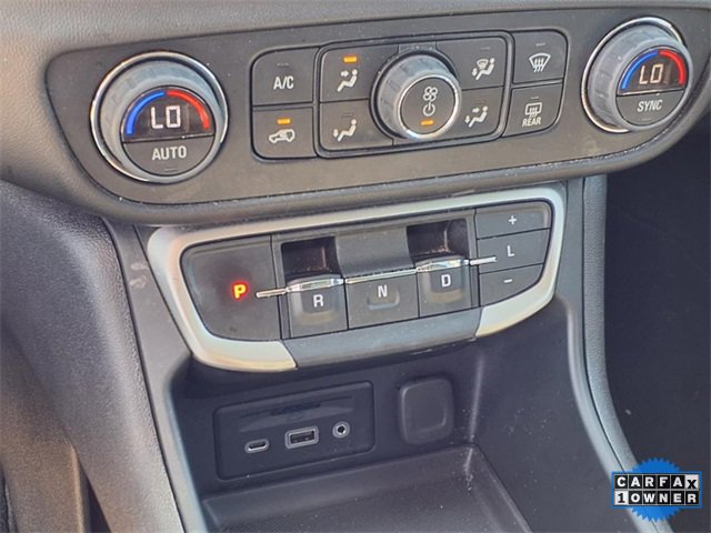 Used 2024 GMC Terrain SLT image 10