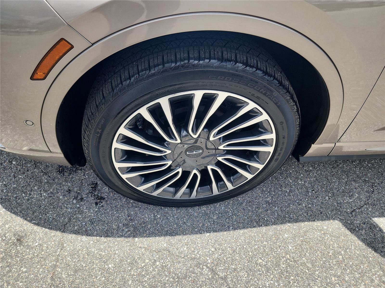 Certified 2020 Lincoln Corsair Reserve w/ Equipment Group 202A AWD/4WD image 9