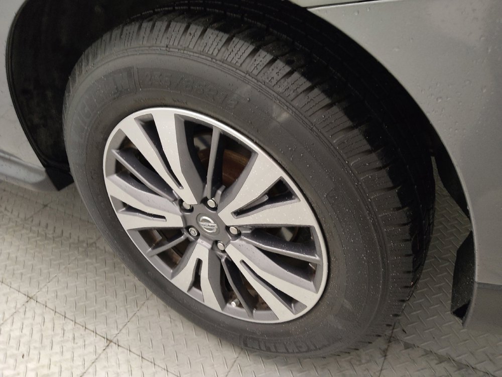 Used 2017 Nissan Pathfinder SV FWD image 31