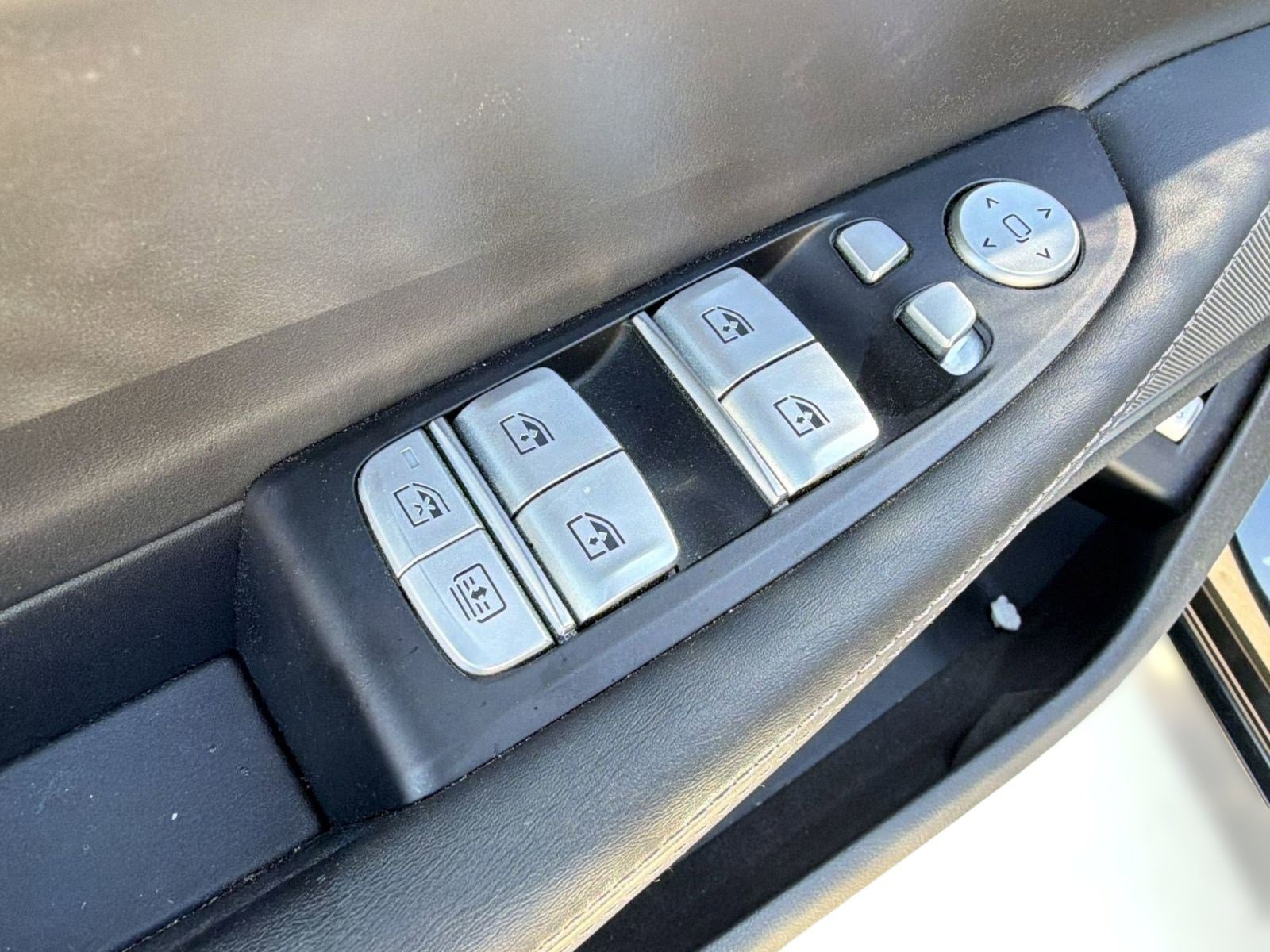 Used 2017 BMW 750i xDrive image 20