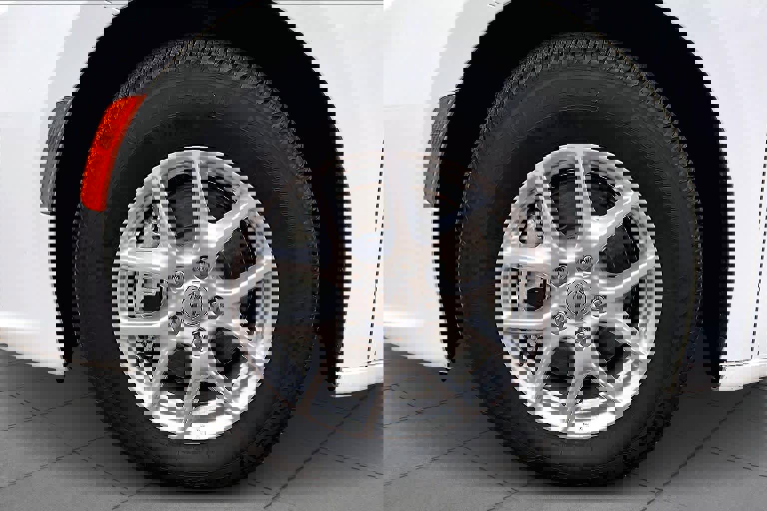 Used 2024 Chrysler Pacifica Touring-L image 11